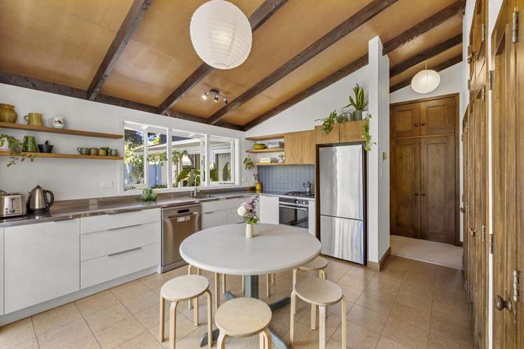 64 Wallis Street Raglan_35