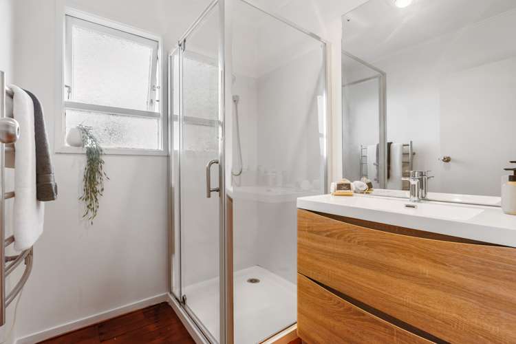 49 Fairclough Road Beach Haven_10