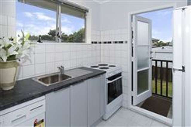 2/19 Megan Avenue Pakuranga Heights_3