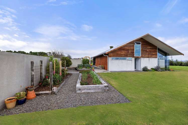 323 Seagrove Road Waiau Pa_39