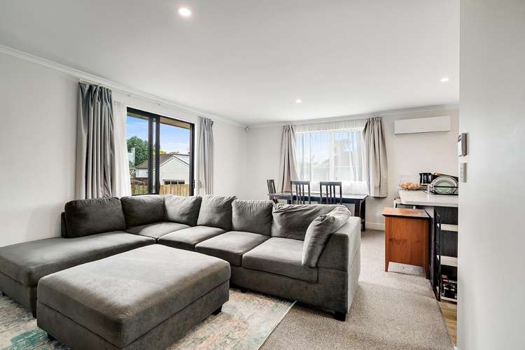 25 & 25A Paul Crescent Fairfield_19