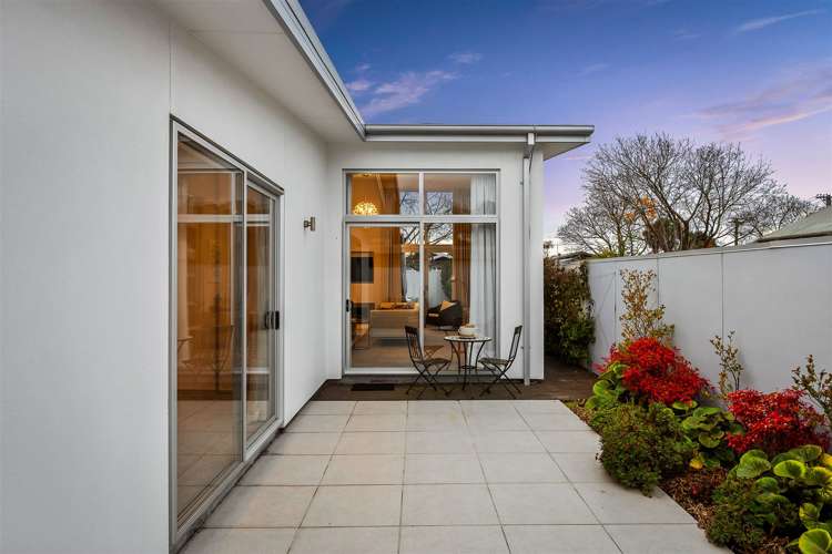 8 Koromiko Street Saint Martins_14