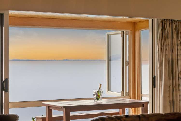 4 Crispe Road Clarks Beach_16