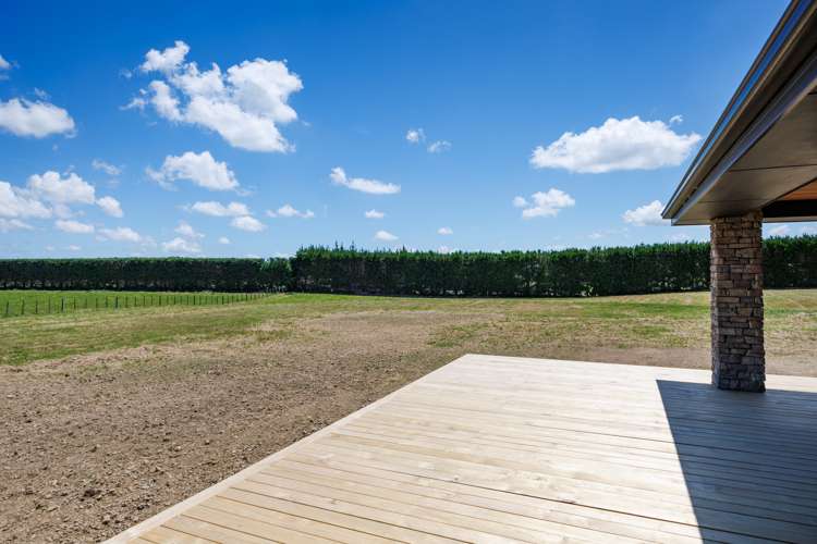 167 Spur Road West Feilding_21