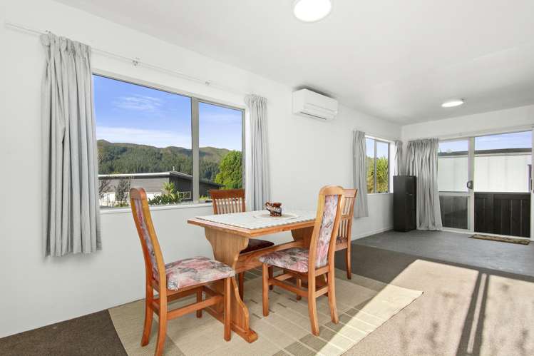 8 Hastings Grove Wainuiomata_4