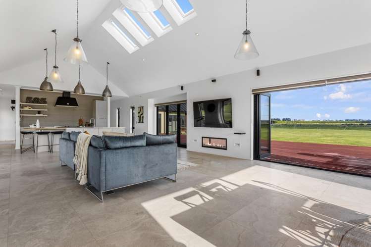 585 Coutts Island Road Coutts Island_10