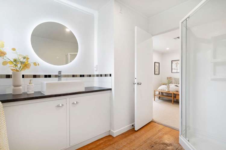 2/4 Corunna Road Milford_14