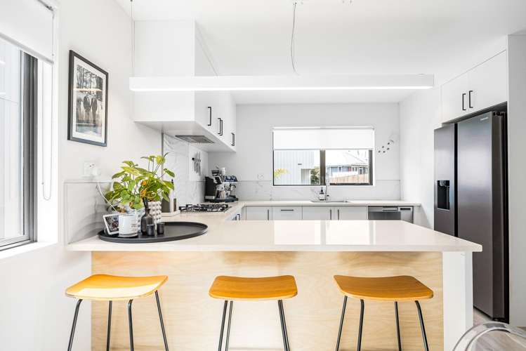 14b Kelwyn Road Kelston_7