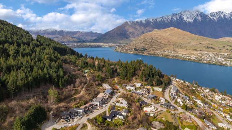 The Residences at Karamata Peak Queenstown Hill_11