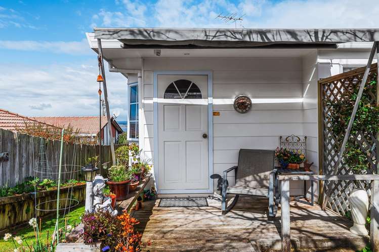 2/8 Kinder Street Acacia Bay_13