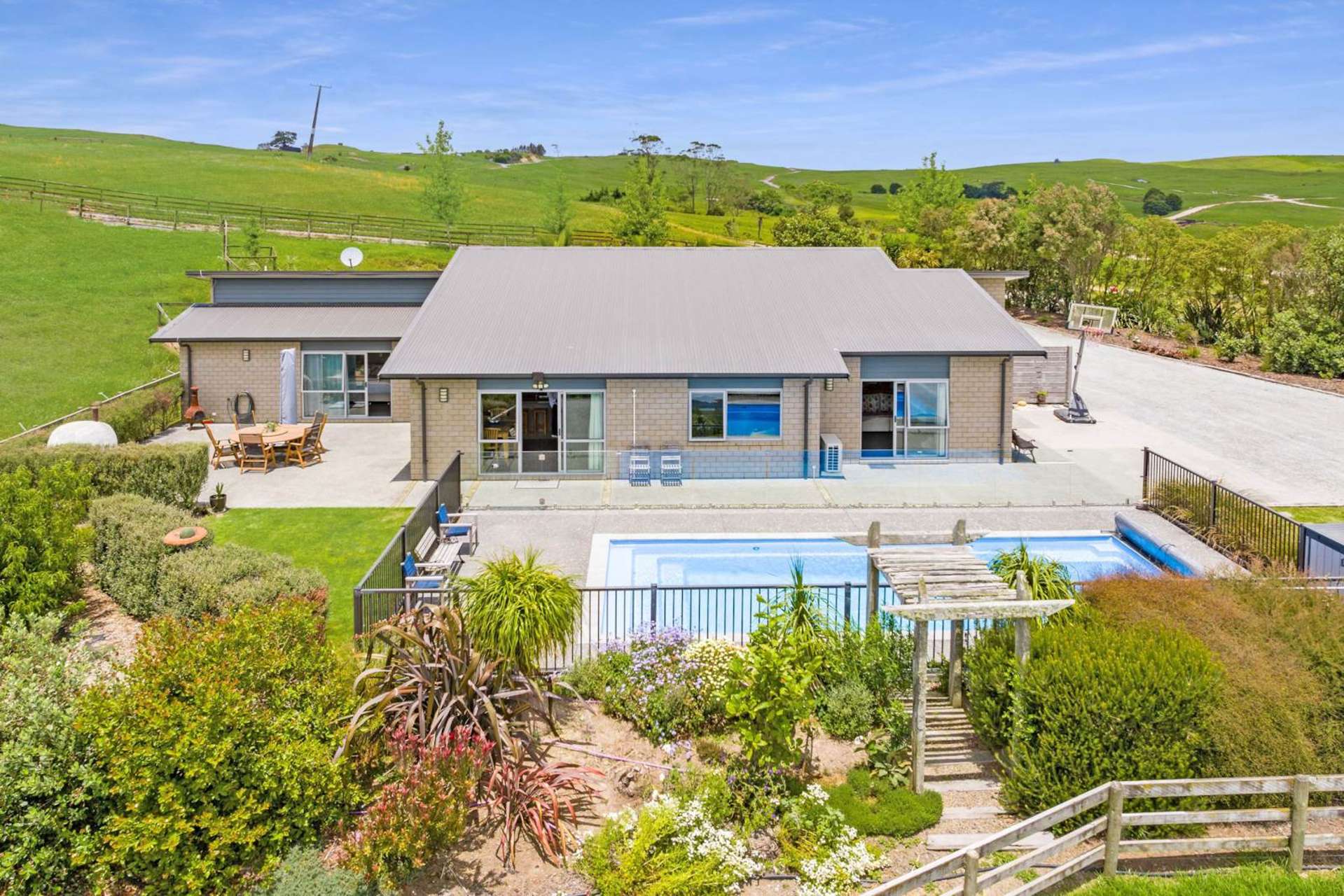 61 Jobe Road Maungakaramea Whangārei Houses for Sale One Roof