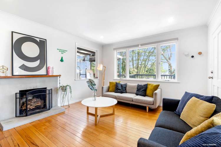 293 Glengarry Road Glen Eden_3