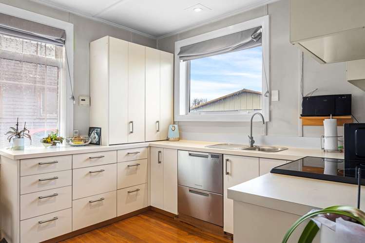 25 Avro Crescent Hornby_2