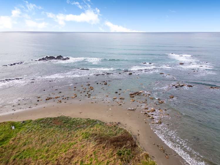 1095 Mataikona Road Mataikona_4