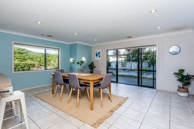 53 Te Puia Drive Aotea_4