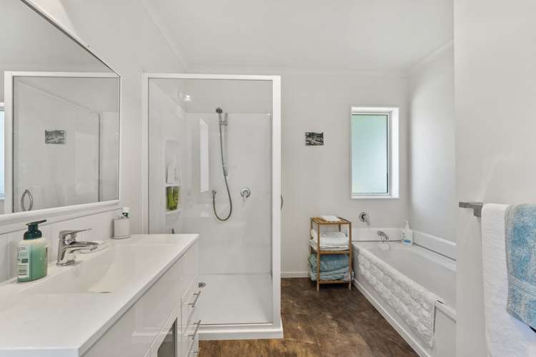 20 Kiharoa Street Otaki Beach_17