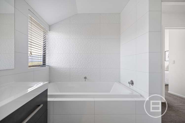 9 Falconer Rise Jacks Point_15