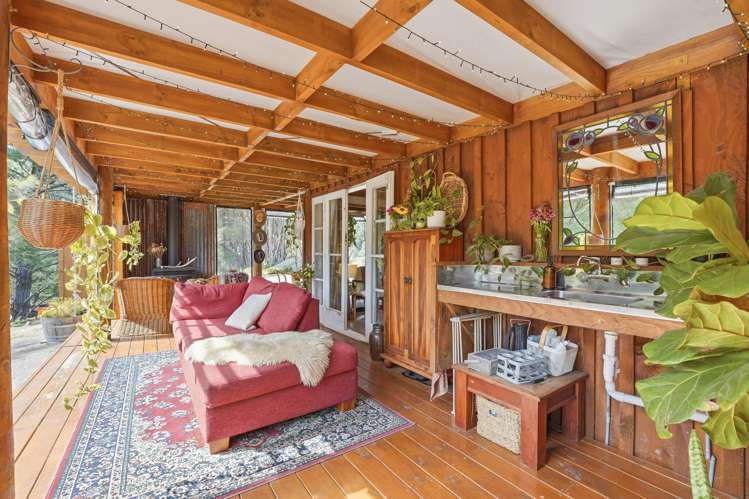 16 Naumai Crescent Mangamahu_3