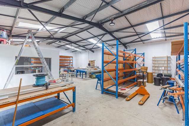 Shed 4, 18 Rakau Road Castlecliff_1