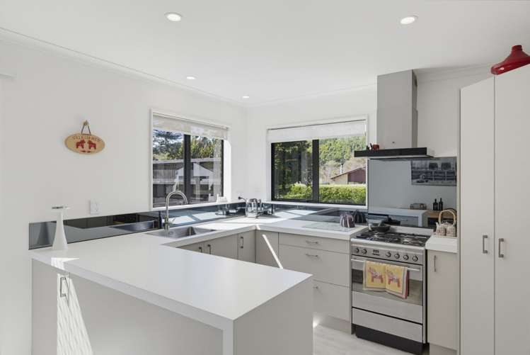 10 Sams Way Raumati South_2