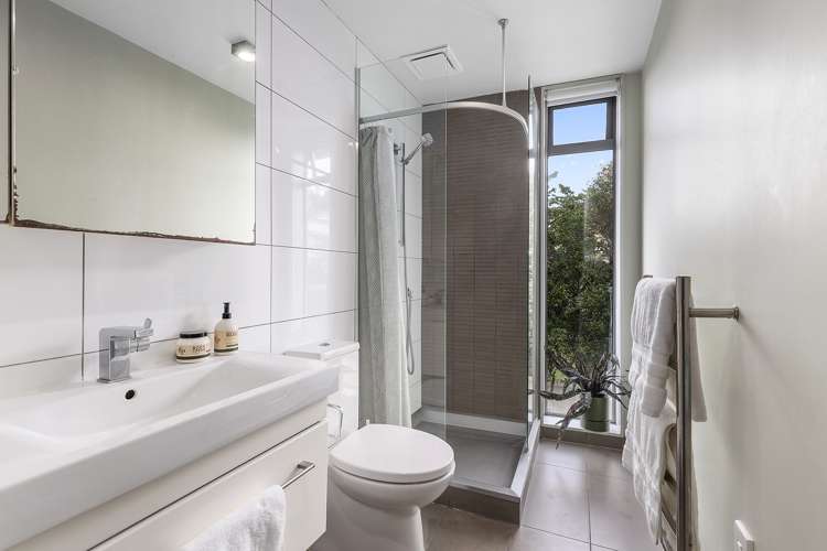 E108/28 Torrens Terrace Mount Cook Wellington City Houses for