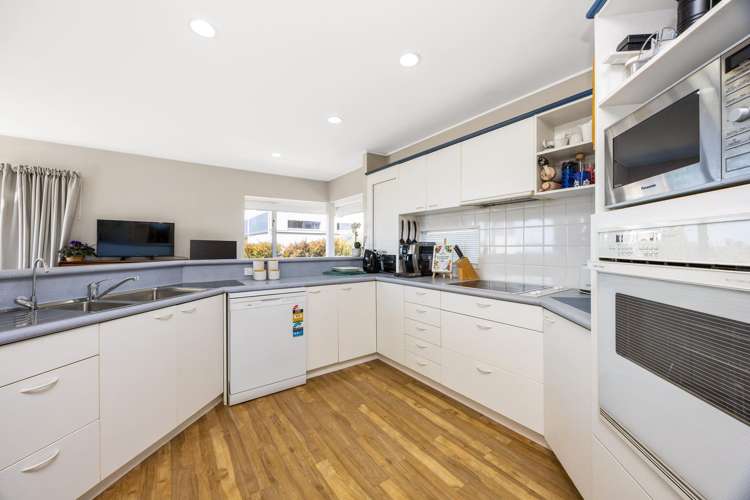 2/134 Bleakhouse Road Mellons Bay_11