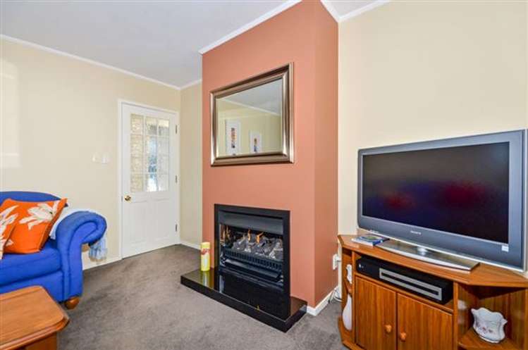 8 Tree View Avenue Glenfield_23