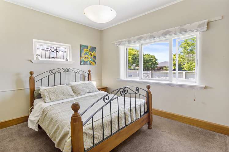 19 Hillview Crescent Highfield_7