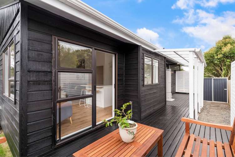 4/7 Vera Road Te Atatu South_11