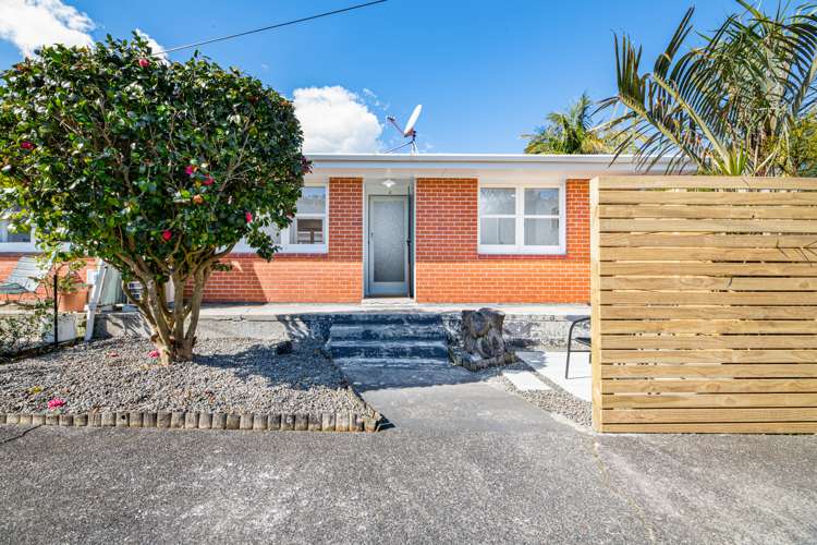 4/10 Sutherland Road Point Chevalier_1