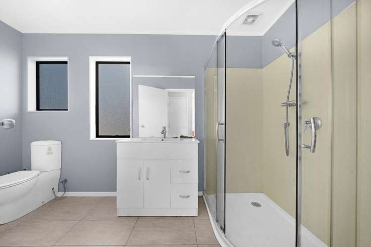 1/3 Eterna Place Clover Park_18