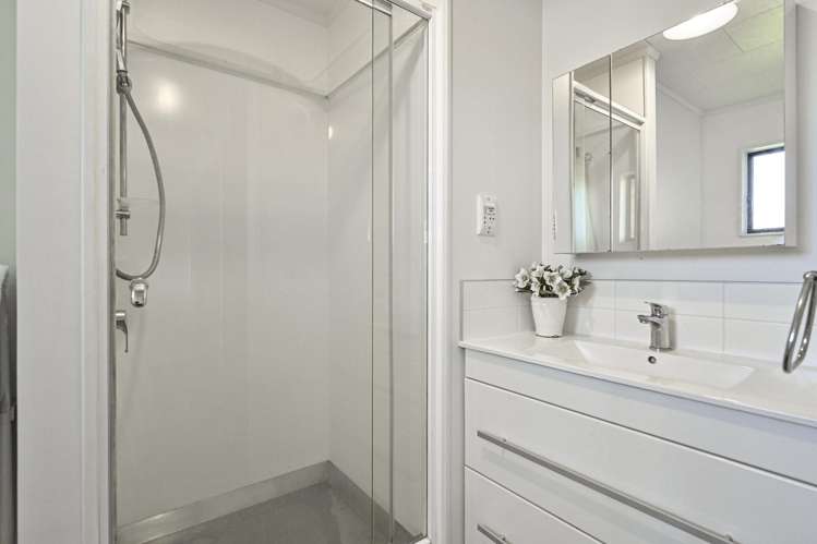 8 Palmer Place Parkvale_11