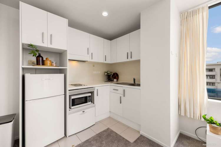 1302/36 Eden Crescent City Centre_5