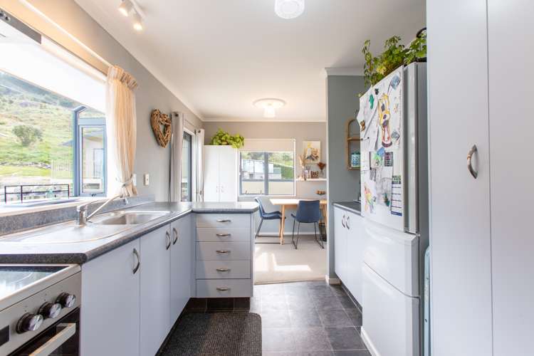 84 Akitio Esplanade Pongaroa_10