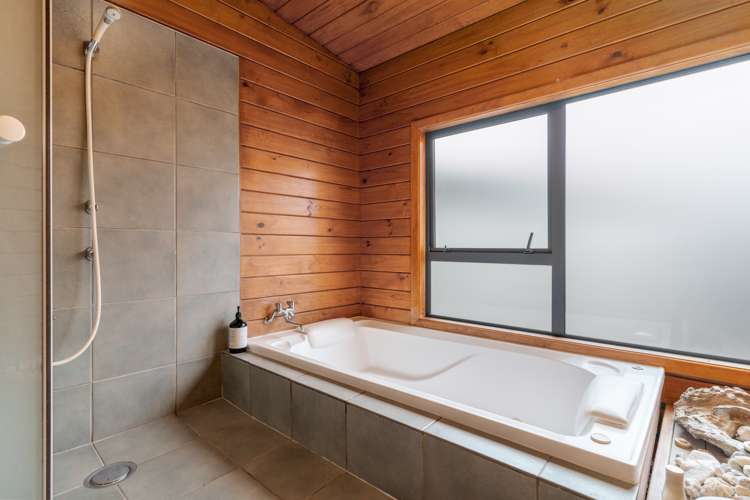 93 Winters Road Redwood_15