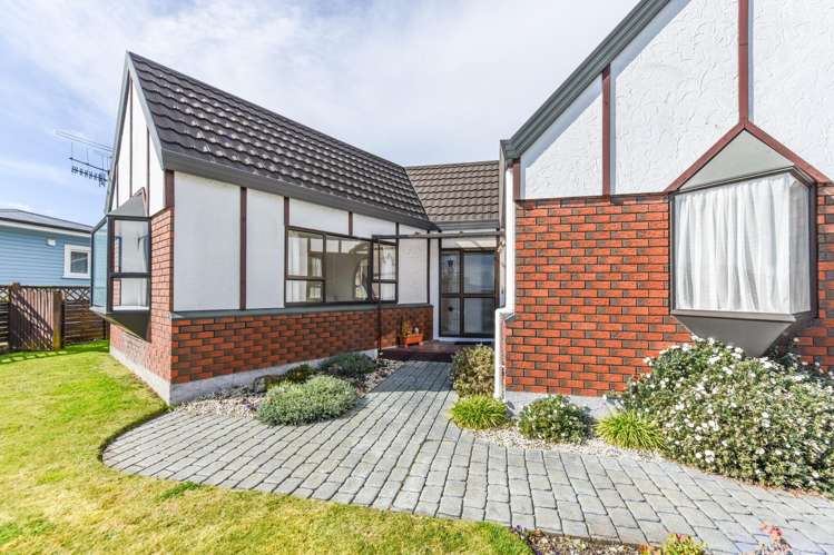 4 Washbourn Drive Richmond_14