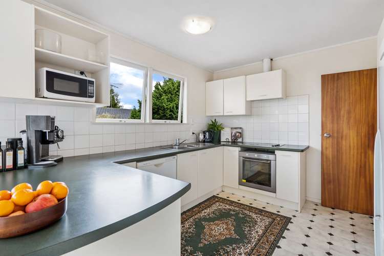 2/20 Holdaway Avenue Northcote_10