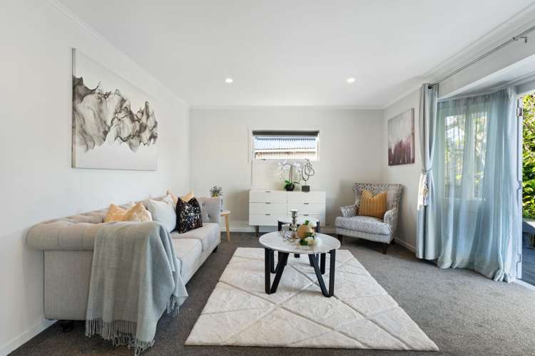 15 Chatham Avenue Mount Albert_37