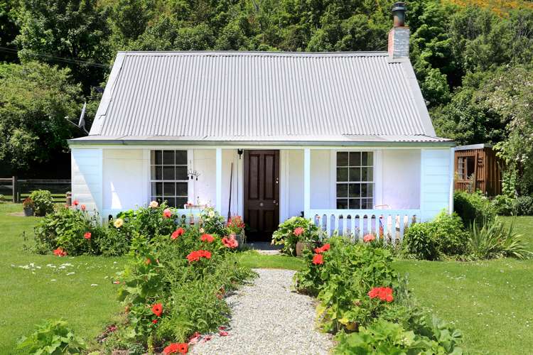 90 Whitechapel Road Arrow Junction_1