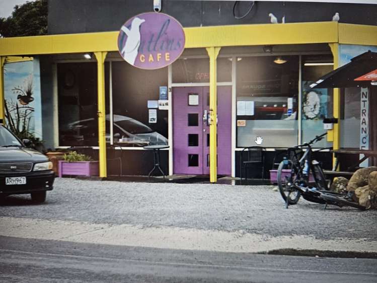 3 Main Road Owaka_10