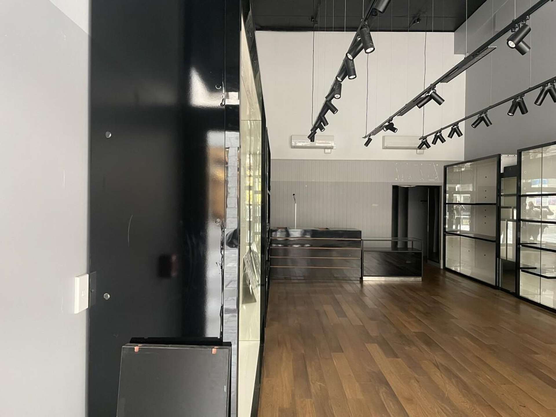 8 Jean Batten Place City Centre_0