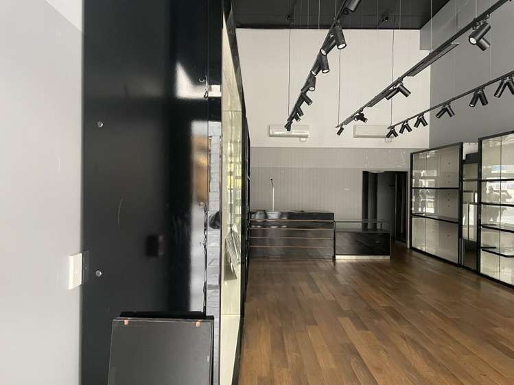 8 Jean Batten Place_0