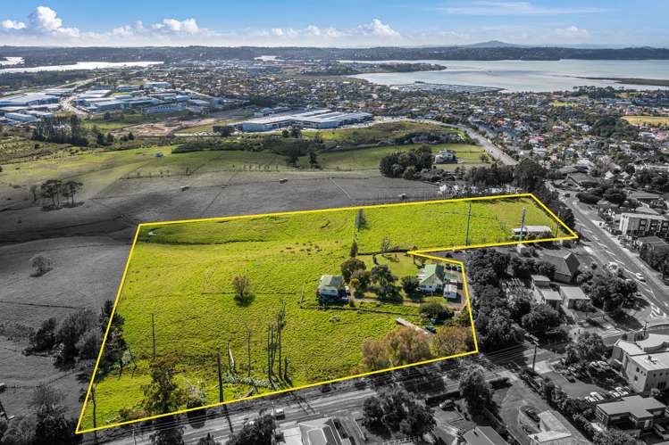 76 Hobsonville Road West Harbour_0