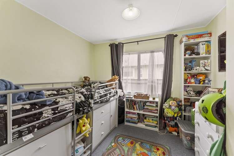 19 Hill Grove Naenae_7