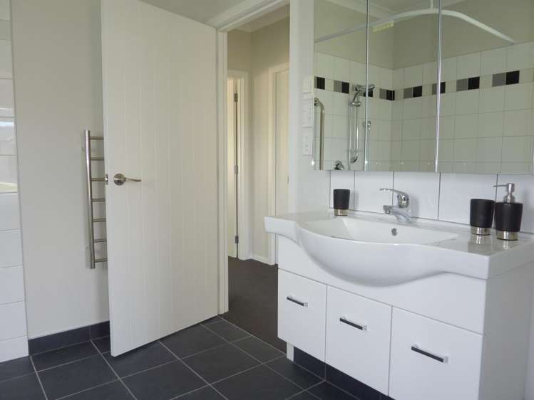 17A Sherwill Street/Port Street East Feilding_13