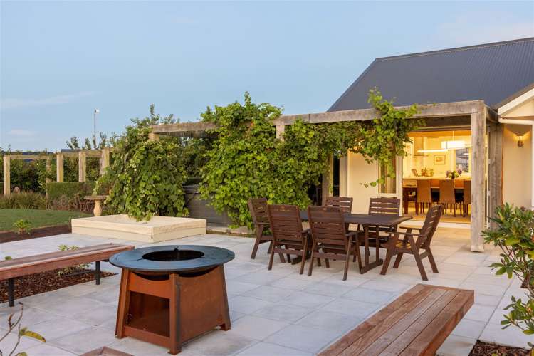 76 Carnaveron Drive Lincoln_20