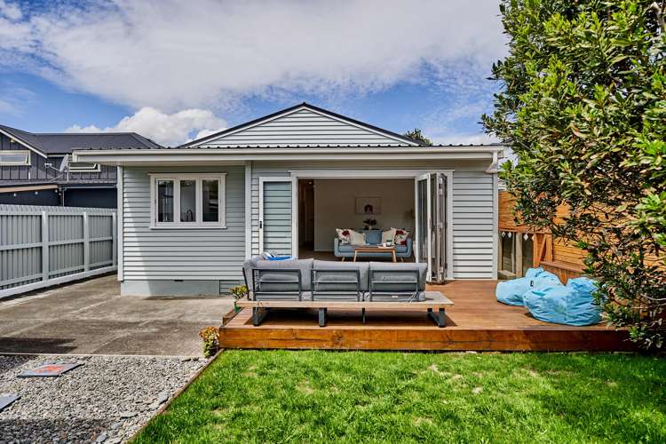 11 Tory Street Petone_19