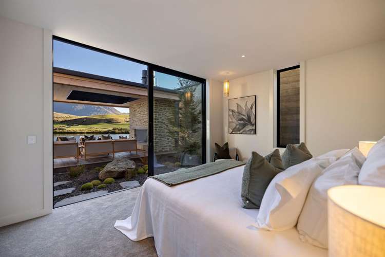 11 McKinlay Lane, Lake Tewa Jack's Point_21