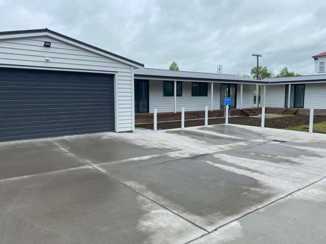 Mountain View Charmer in Historic Te Aroha