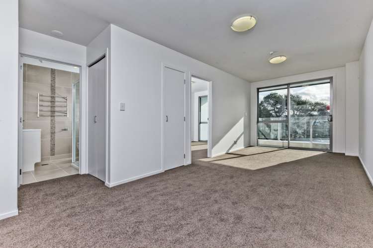 319/17 Link Crescent Stanmore Bay_12